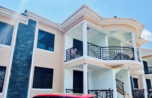 Central Kampala Apartamento | Fully Furnished 2 bedroom Apartment available for rent. Short and Long stays.
