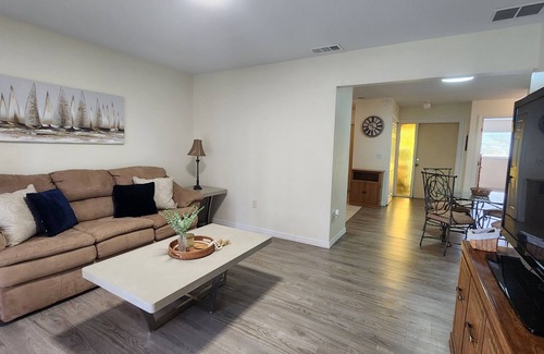 Englewood South Apartamento | "Fully Furnished 2BR/1BA Just 5 Mins from Stunning Englewood Beach, FL!"