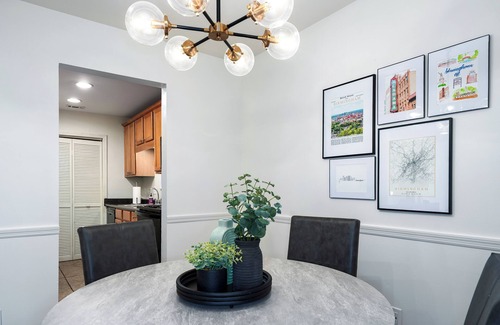 Meadowbrook Condominio | Fully Furnished 2BR/2BA Condo off Hwy 280/Free Onsite Parking
