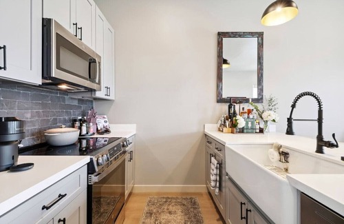 Seventh Ward Apartamento | Fully furnished 2nd FL 2bd/2ba charmer in Treme