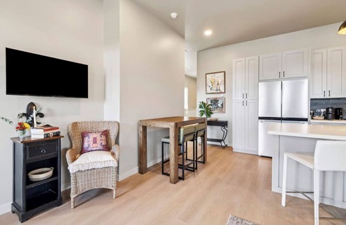 Seventh Ward Apartamento | Fully furnished 2nd FL 2bd/2ba charmer in Treme