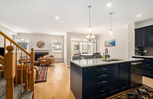 Ottawa Division Casa | Fully Furnished 4 Bedroom House in Ottawa