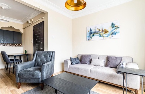 Rasimpasa Apartamento | Fully Furnished and Spacious Flat in Kadikoy