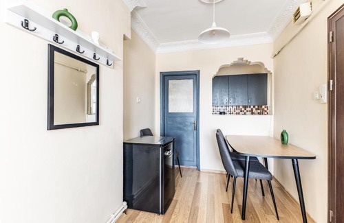 Rasimpasa Apartamento | Fully Furnished and Spacious Flat in Kadikoy