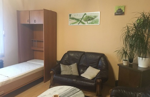 Solingen Apartamento | Apartamento totalmente amueblado en la ciudad de cuchillas en el país montañoso en alquiler