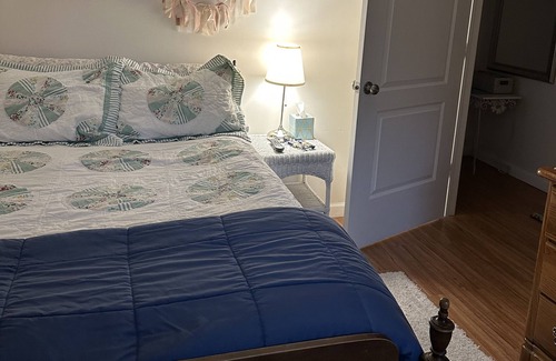 Westfield Apartamento | Fully furnished apartment with private entry. Everything included..