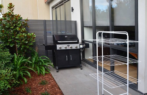 Essendon North Apartamento | Fully Furnished New Designer apartment - Contemporary & Convenient