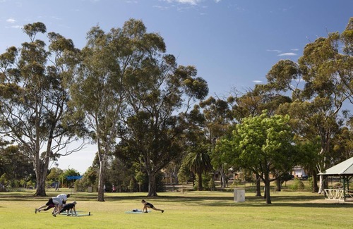 Essendon North Apartamento | Fully Furnished New Designer apartment - Contemporary & Convenient
