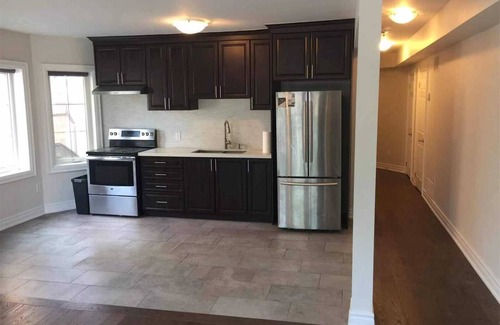 York University Heights Casa | Fully Furnished Bright and Luxurious Bedroom in North York-4