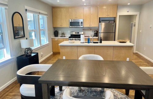 Downtown North Cabaña | Fully Furnished Cottage, Walking Distance To Down Town Palo Alto