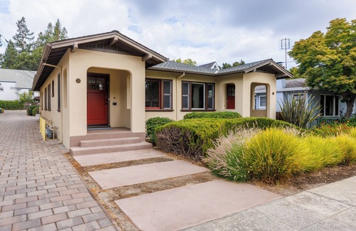 Downtown North Cabaña | Fully Furnished Cottage, Walking Distance To Down Town Palo Alto