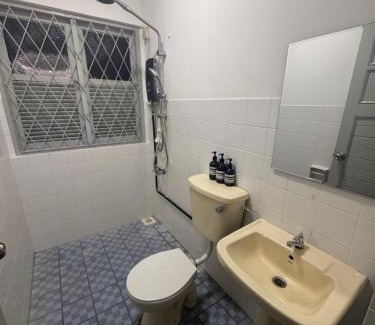 Kuching Casa | Fully Furnished Cozy Double Storey House