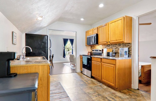 Lincoln Apartamento | Fully Furnished Detached Garage Apartment Near Downtown Lincoln