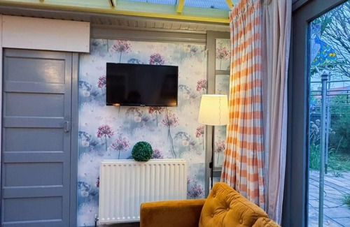 Elm Park Casa | Fully Furnished Easy London Stay-Access by Elm Park & City Airport-Studio