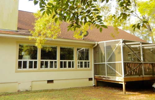 Fairhope Casa | Completamente amueblado: área de Fairhope Bluff ~ Estancia mínima de 1 mes (1 de mayo al 30 de noviembre)
