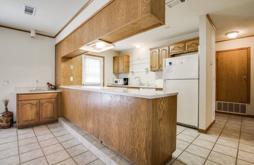 Yantis Casa | Completamente amueblado Lake Fork Waterfront Propiedad con Boat House!