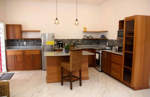Georgetown Apartamento | Fully Furnished Luxurious 2-Bedroom suite