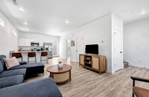 Bentonville Casa | Fully Furnished Modern Home