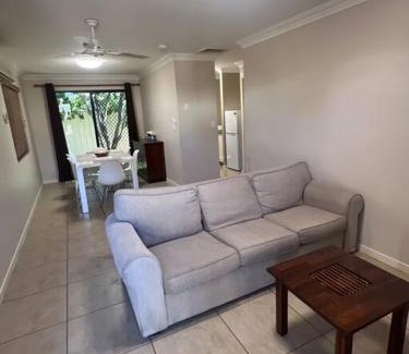 Emerald Casa | Fully Furnished Modern Unit in centre of city