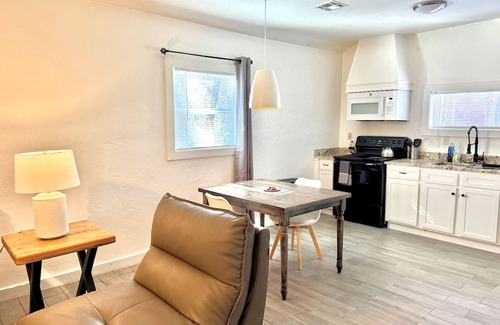 Central Oklahoma City Apartamento | Fully-furnished Studio With Rustic Design 36B