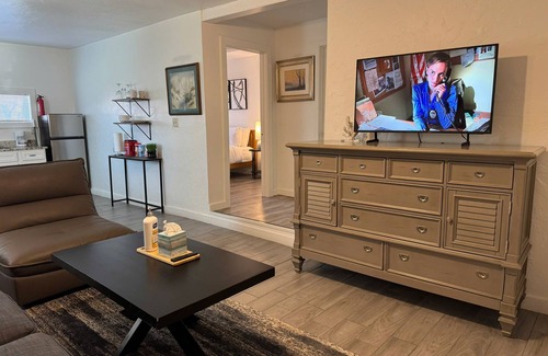 Central Oklahoma City Apartamento | Fully-furnished Studio With Rustic Design 36B