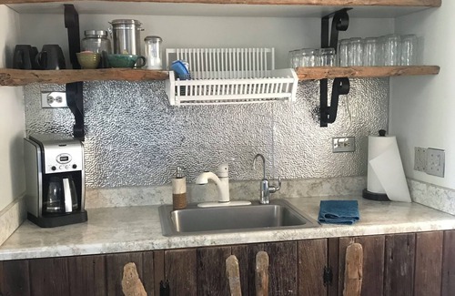 Jefferson Park Apartamento | Fully Furnished Straw Bale Studio Casita