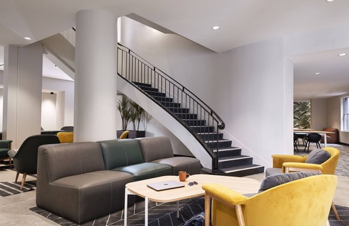 Preston Apartamento | Fully Furnished Studio Rooms With Included Heated Pool and On-site Restaurant