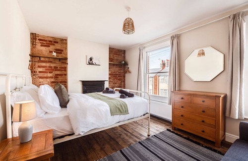 Ipswich Casa | Fully Furnished Three Bed House With Free Parking