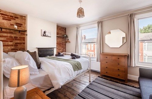 Ipswich Casa | Fully Furnished Three Bed House With Free Parking