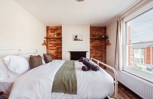 Ipswich Casa | Fully Furnished Three Bed House With Free Parking