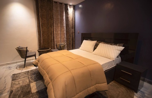 Kumasi Apartamento | Fully Furnished Two Bedrooms, Modern Kitchen, Wifi