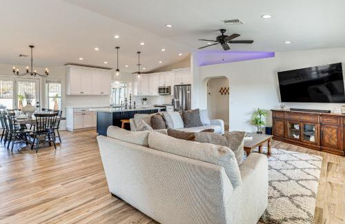 Lake Havasu City Casa | Fully Furnished Poolside Oasis 5 Mi to Lake Havasu