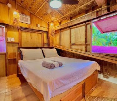 Catangnan Casa | Fully Private, Beach Access, Native Cottage, Queen Bed, AC, WiFi