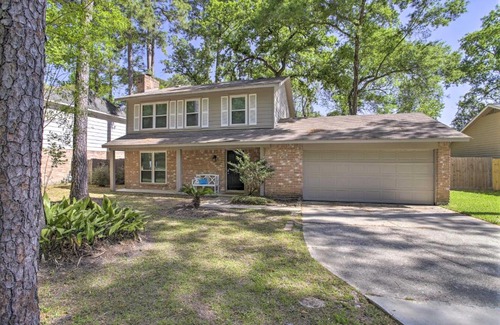 Grogan's Mill Casa | Fully Refurbished Home in Front of the Woodlands!
