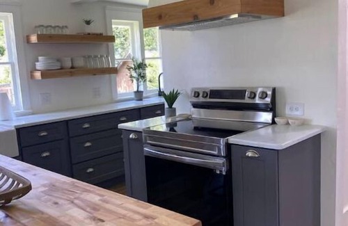 Grangeville Casa | Fully remodeled 1920’s Family size Whole house, 4 bedroom 2.5 bath, 2000 sq ft
