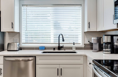 Central Oregon Casa | Fully Remodeled 2 Bedroom Home! Fantastic Central Location!