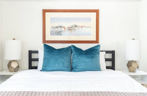 Williams Bay Cabaña | Fully remodeled Cozy Cottage centrally and conveniently located to Lake Geneva.