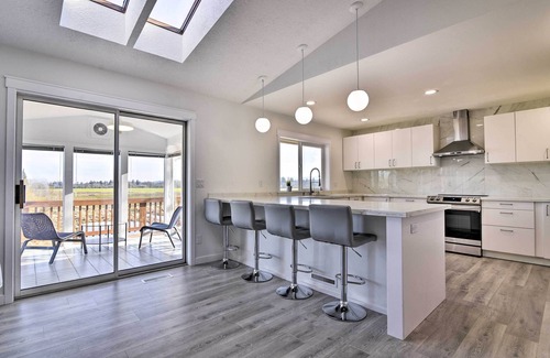 Hillsboro Casa | Fully Remodeled Hillsboro Home w/ Home Theater!