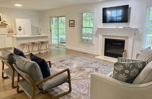 Sanford Casa | Fully Remodeled Home w/Fenced Private Backyard