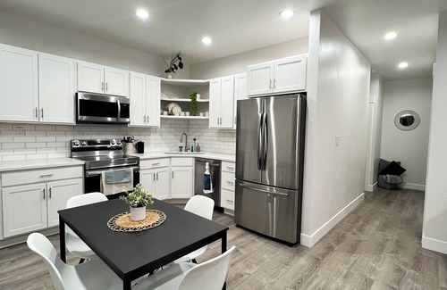 Midvale Casa | Fully remodeled house for 6 guests in the heart of Midvale