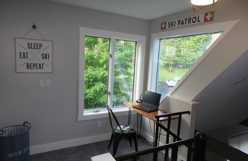 Clymer Condominio | Fully Remodeled Peek’n Peak Ski & Golf Condo - just steps from lift 8