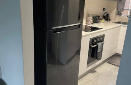 Brighton-le-Sands Apartamento | Fully Renovated 2-bedroom apartment in Brighton-Le-Sands, 2 mins from the Beach