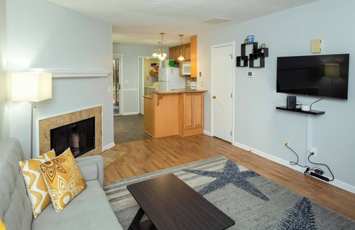 Carrboro Casa | Fully Renovated 2 bdrm/2.5ba near UNC & Weaver St!
