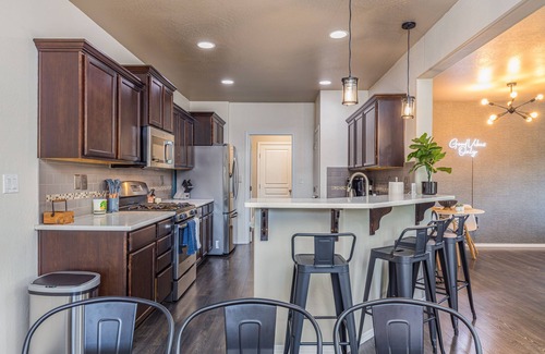 Medford Casa | Fully renovated 4 bedroom 3 bath house that sleeps 15. Hot tub. Garage game room