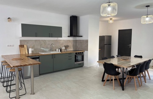 Saint-Cannat Apartamento | Fully renovated, air-conditioned 6-person apartment