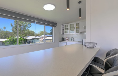 West Gladstone Casa | Fully renovated home, close to parks, river & beach