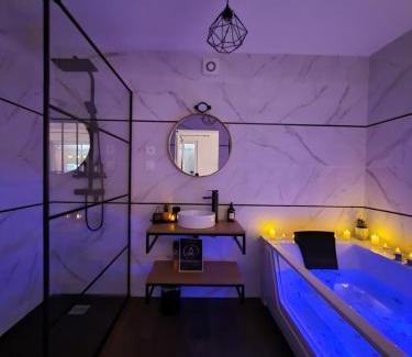 Le Castellet Chalet De Esquí | Fully renovated Chalet privatif suite romantique love balneo