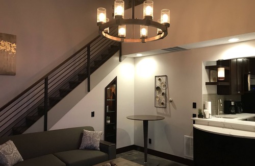 Canadian Lakes Condominio | Fully Renovated Condo - Sleeps 7!