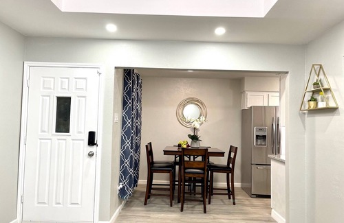 Frisco Casa | Fully renovated half duplex in downtown Frisco-3bed&2bath free wifi/hulu/parking