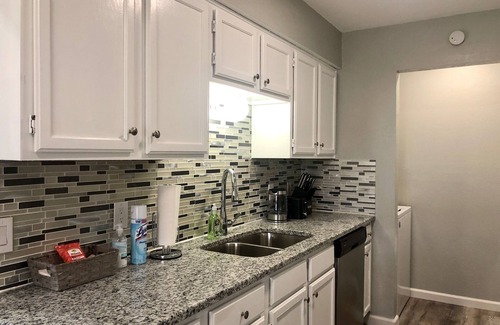 Frisco Casa | Fully renovated half duplex in downtown Frisco-3bed&2bath free wifi/hulu/parking